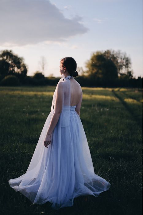 Продам або дам в оренду сукню випускну, вечірню