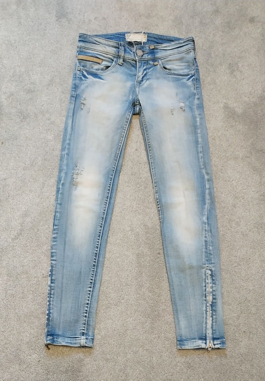 Spodnie jeansy rurki Stradivarius XXS 32