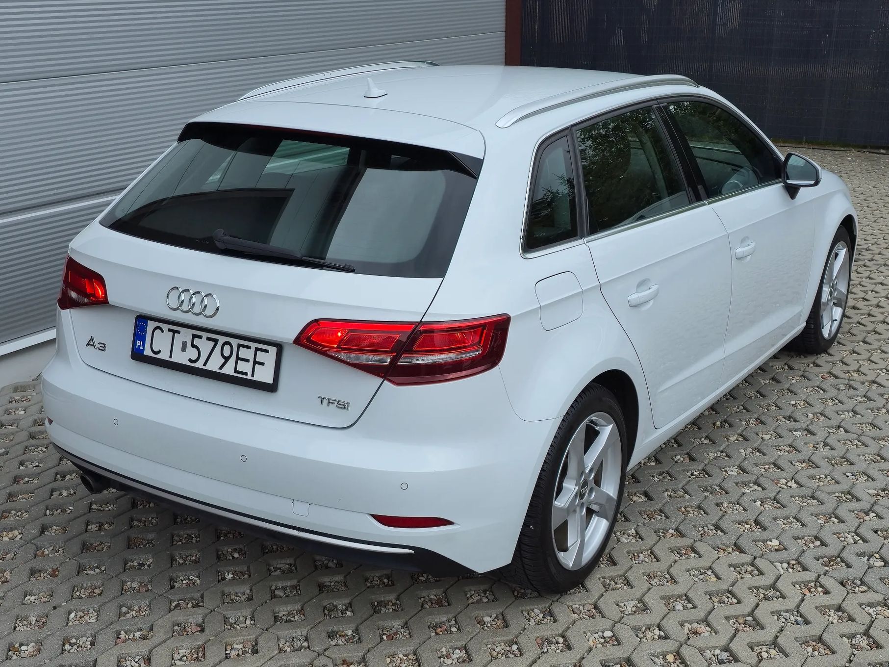 Audi A3 BOGATA WERSJA ** serwisowany * zadbany !