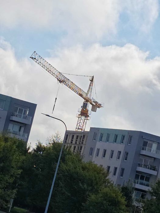 Używany dźwig żuraw wieżowy Liebherr 180 EC-H 1993r