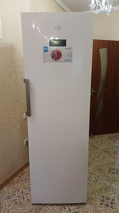 Холодильна камера BEKO RSNE445E22 185 x 60 см, No-Frost