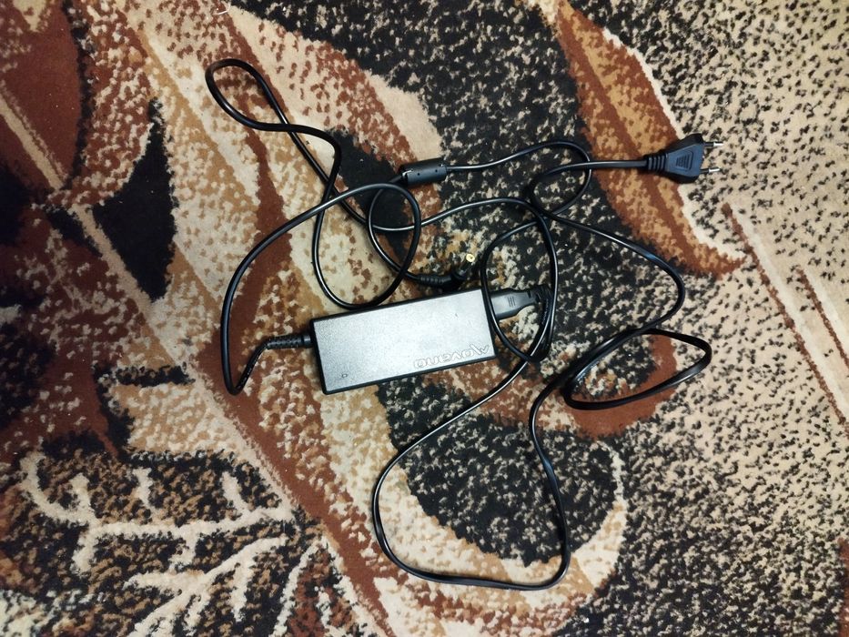 Zasilacz laptopa Movano