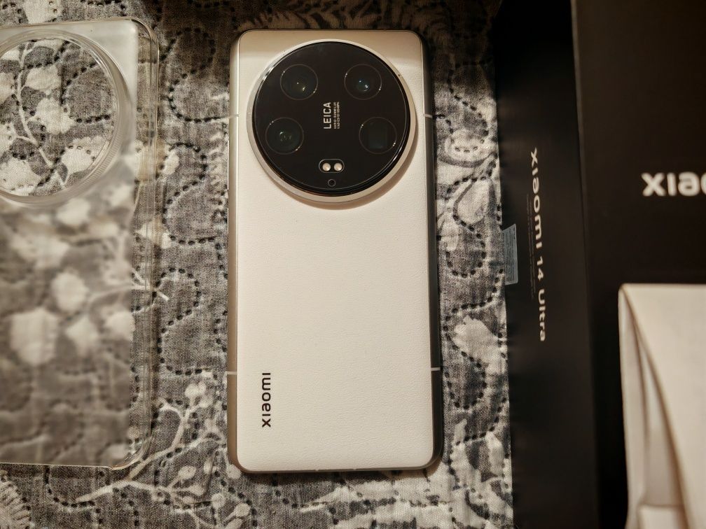 Troco/Vendo Xiaomi 14 Ultra 512gb com fatura e garantia!