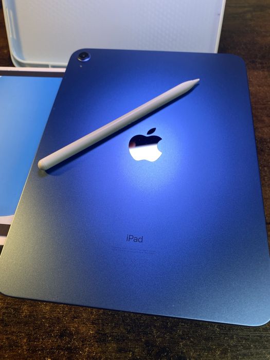 IPad 10gen + rysik Baseus + etui