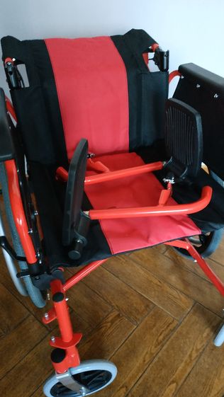 Nowy wózek inwalidzki mobiclinic