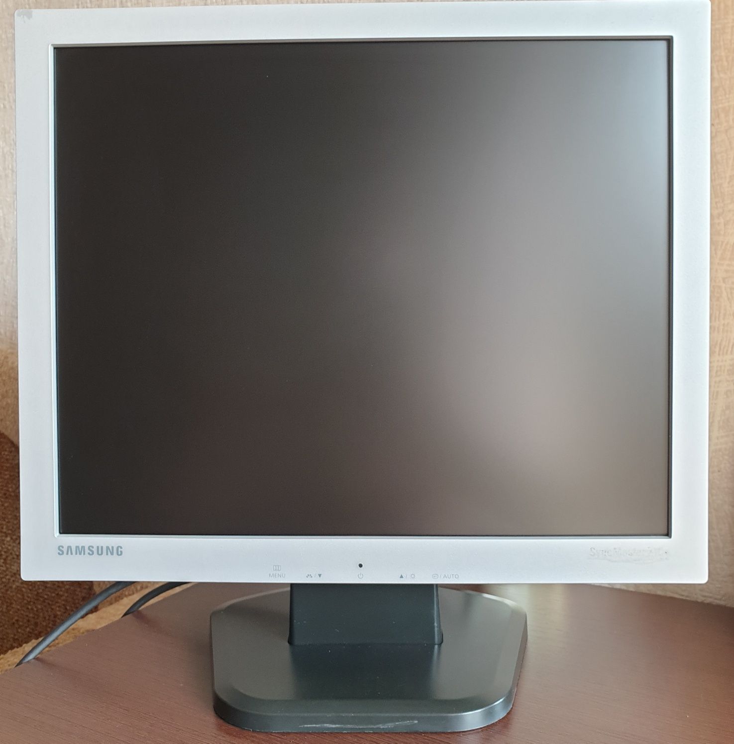 Монитор Samsung 17" 710V C
