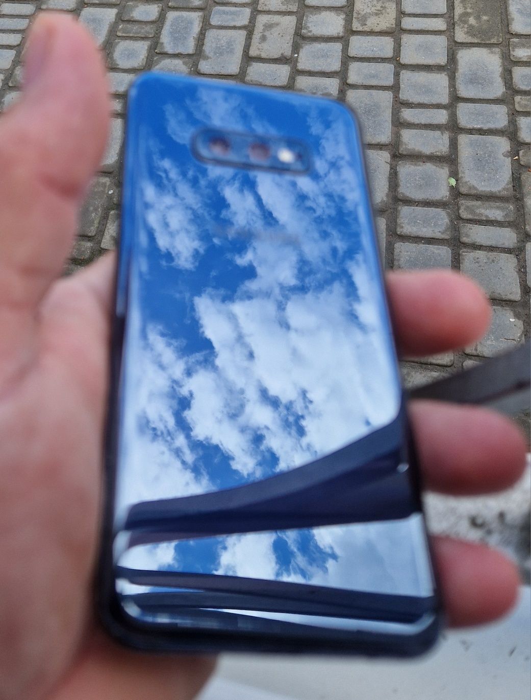 Продам Samsung s10e в відмінному стані.