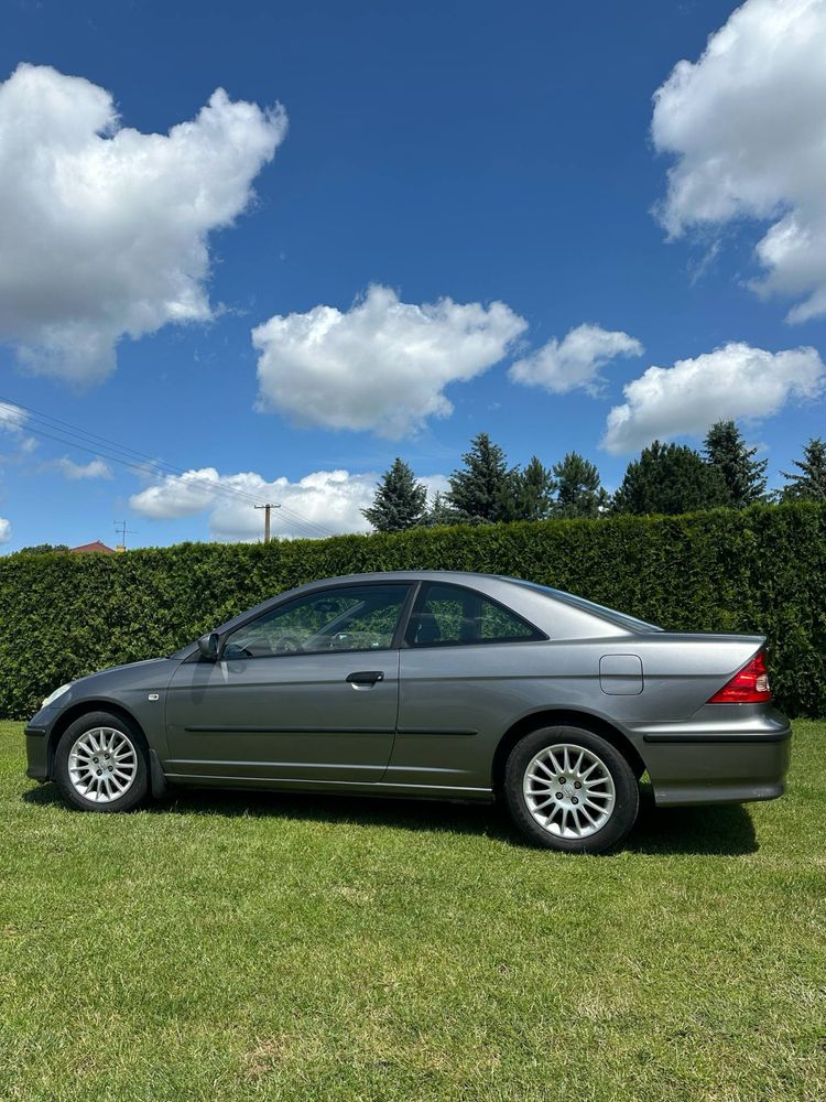 Honda civic coupe 1.7 2004 przebieg 275000