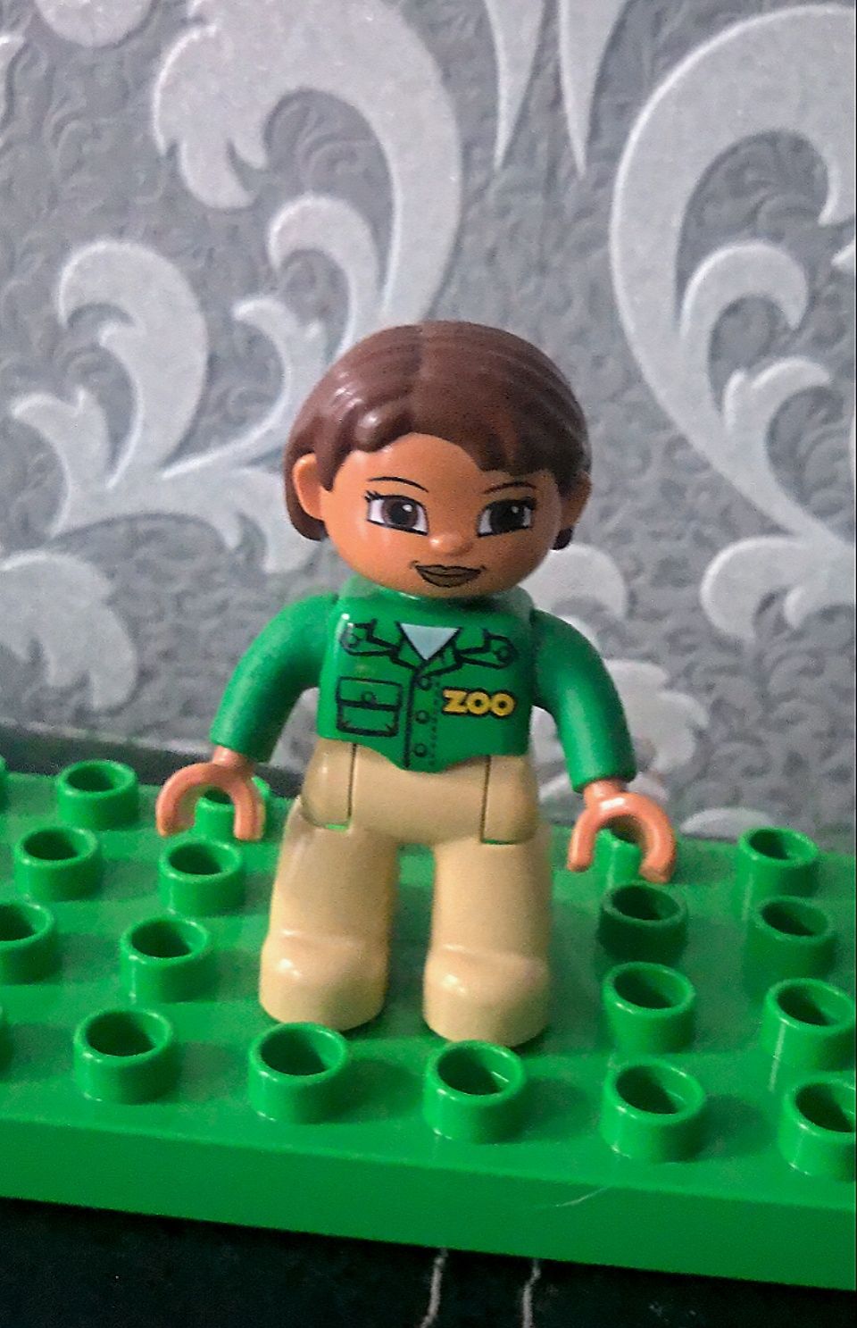 LEGO Duplo trzy figurki pracownik zoo  sklepikarka sklepikarz