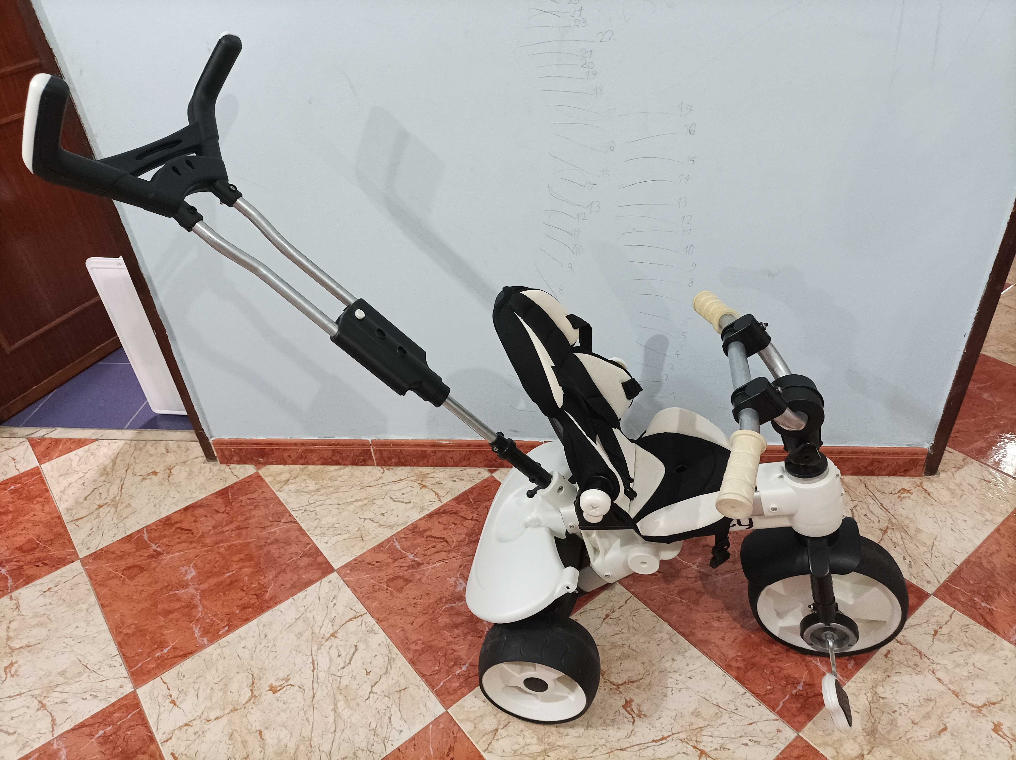 Triciclo Injusa  infantil