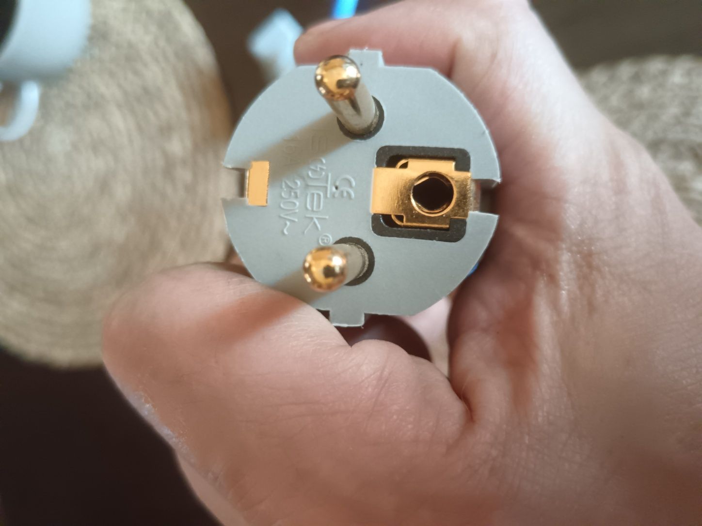 Продам сетевой кабель Isotek Premier