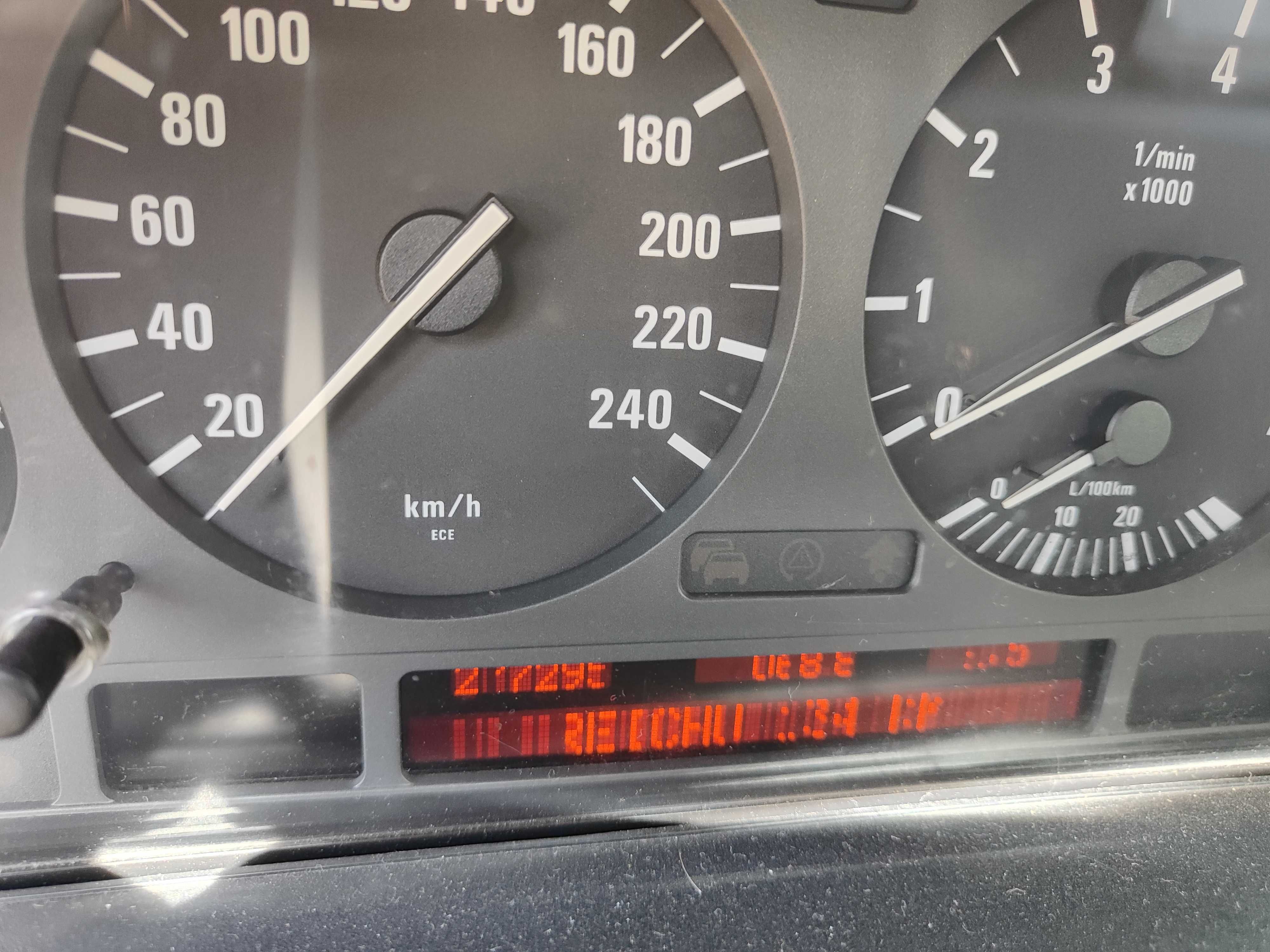 BMW E39 520 2.2 bezyna