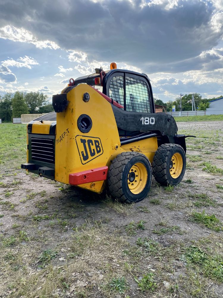 JCB -180 Универсальный Погрущик-Экскаватор