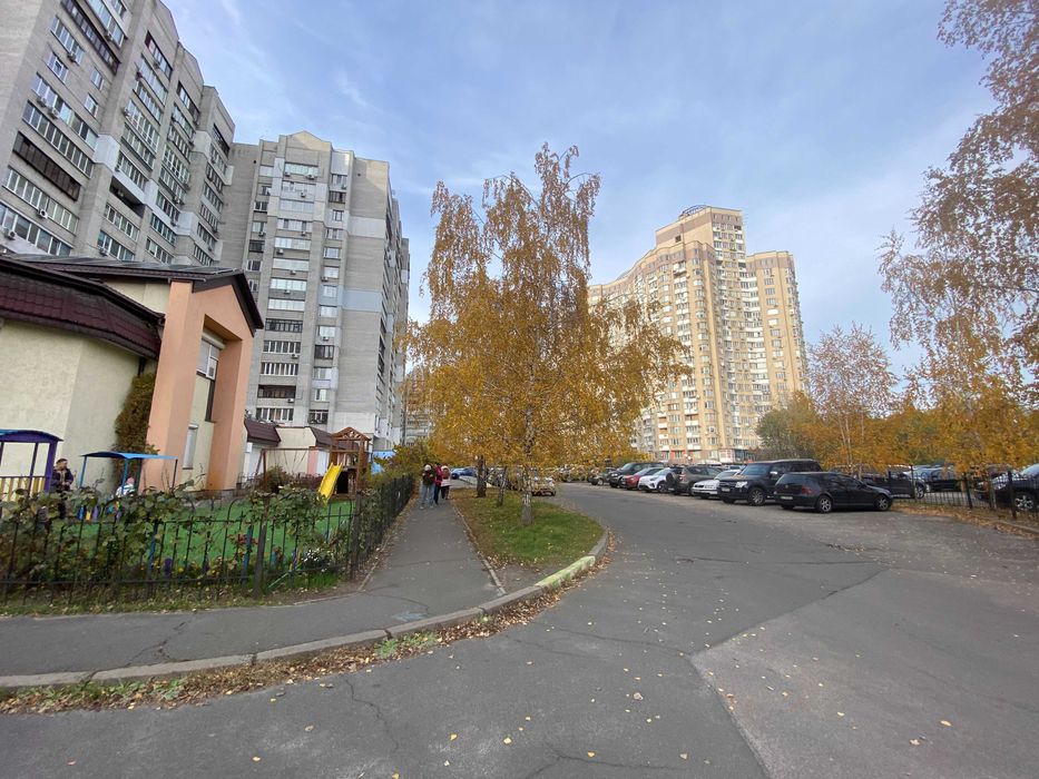 Продаж 2-к. Драгоманова, 31в. Метро Позняки 5 хв. Осокорки, Харківська