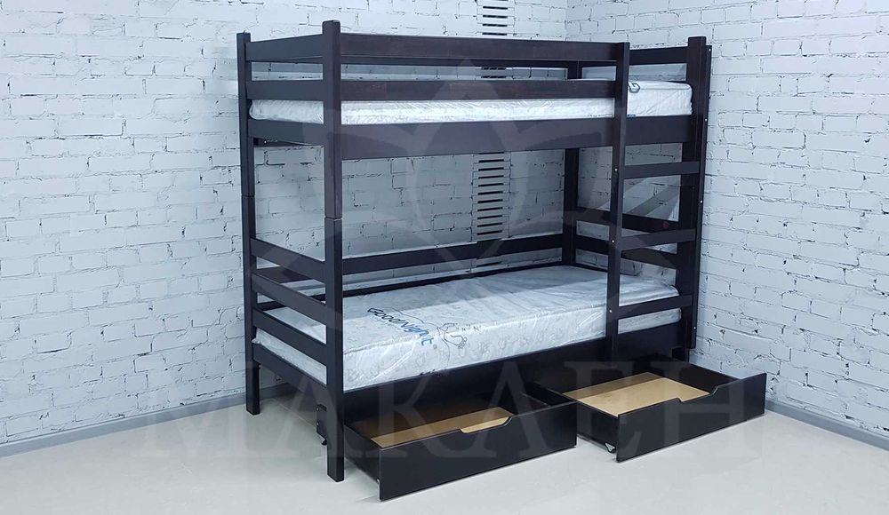 Двоярусне дерев'яне ліжко в наявності