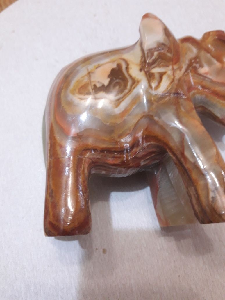 Статуэтка из оникса слон бычок бык камень