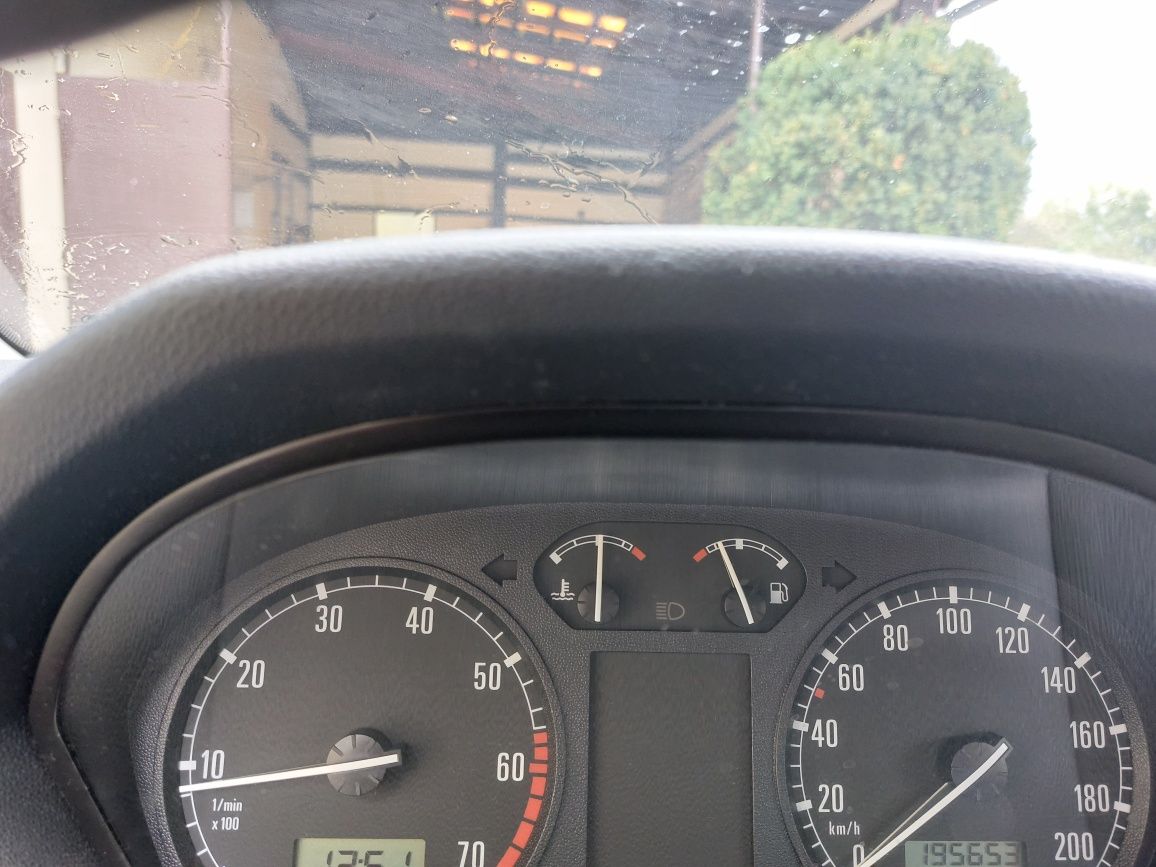 Fabia1.4MPI2002b.kli.2250zl