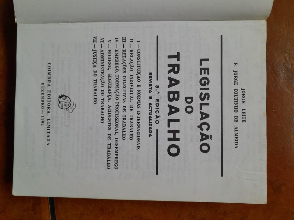 2 livros Direito do Trabalho e Legislação do Trabalho