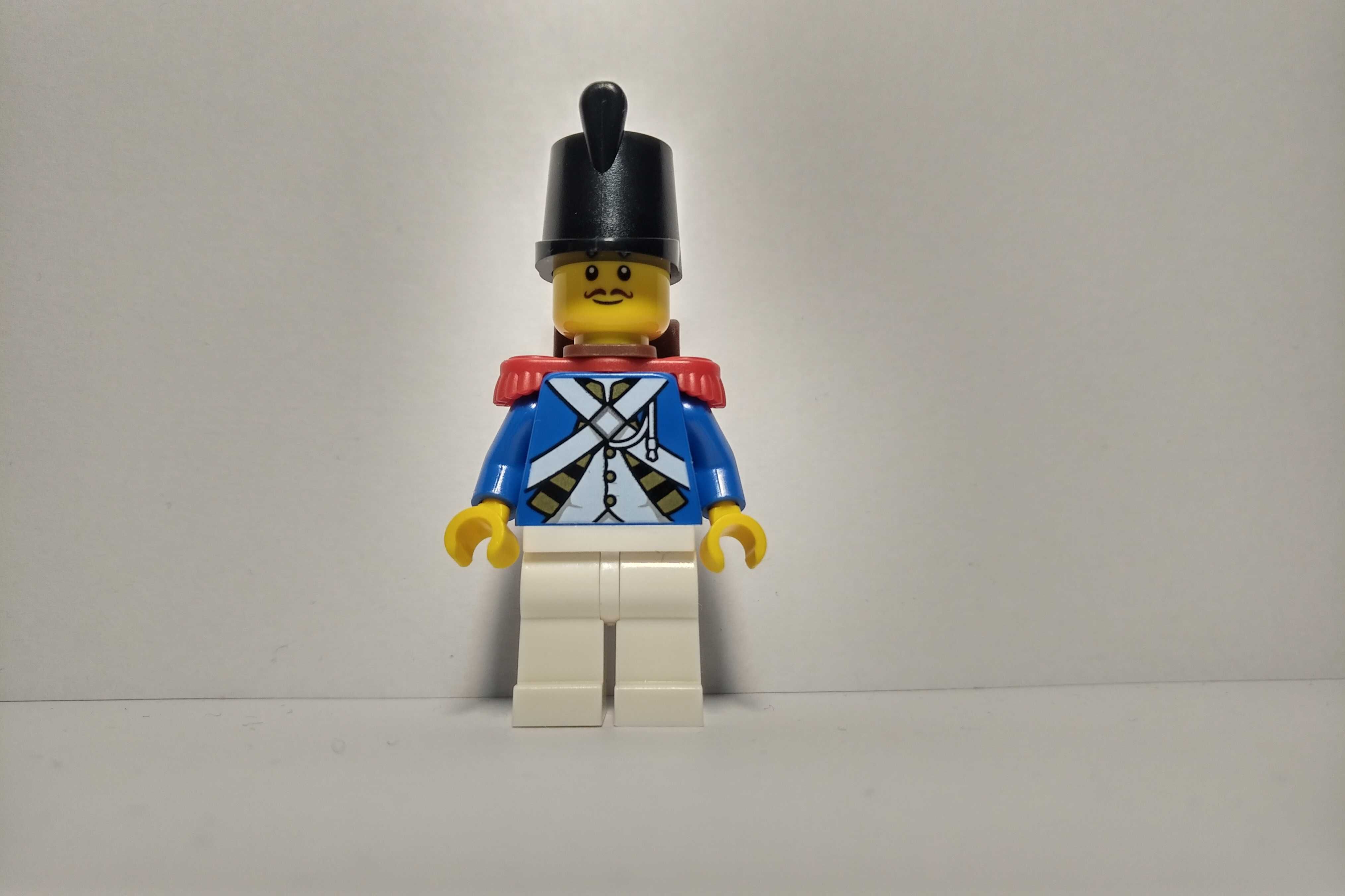 Lego figurka Piraci - żołnierz imperialny pi193 z zestawu 10320