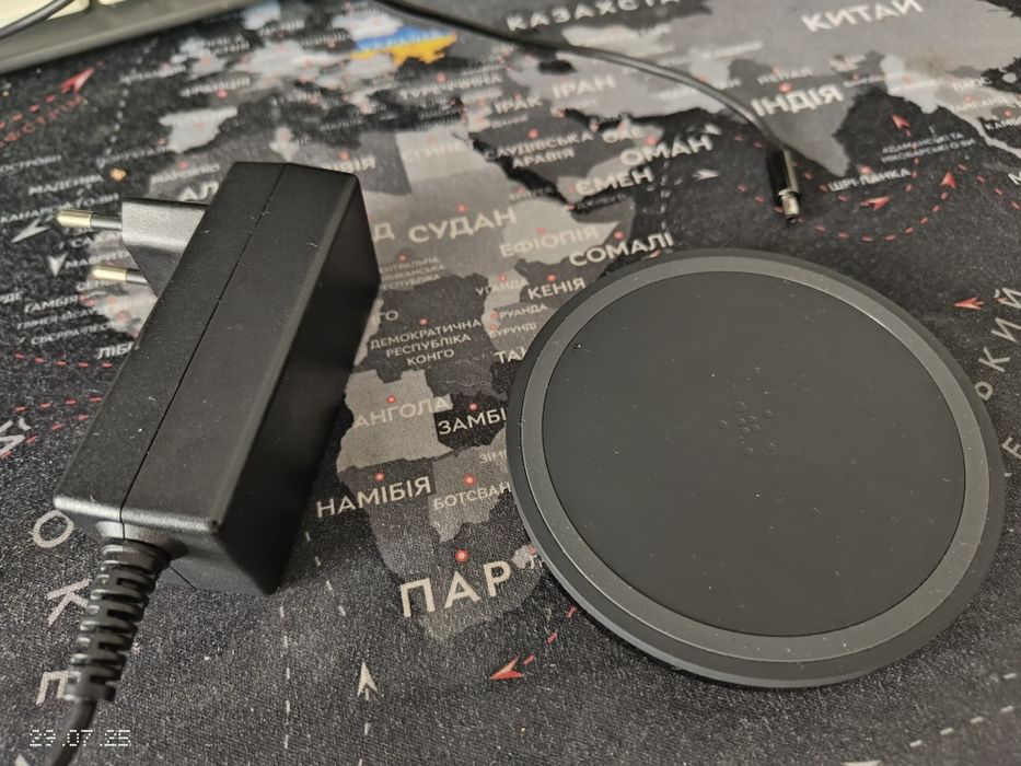 Безпровідна зарядка Belkin F7U054 зярядка iphone ,android