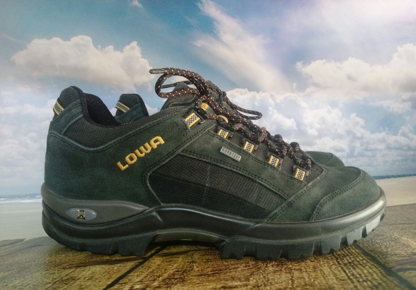 Оригінал Lowa Cascade Gore-tex 29.5 см. шкіряні трекінгові кросівки