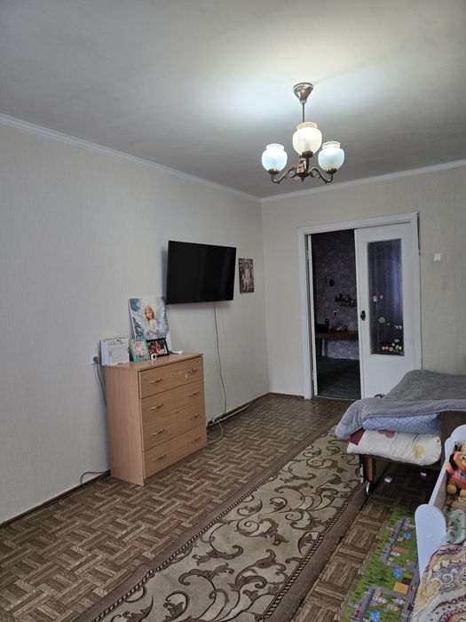 Вигідна ціна! Простора двокімнатна, цегла, ЗАЗ, з бойлером