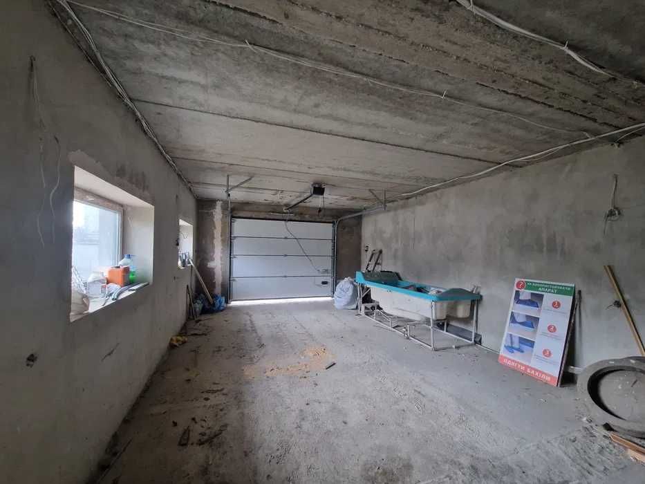 Продаж будинку з незавершеним ремонтом