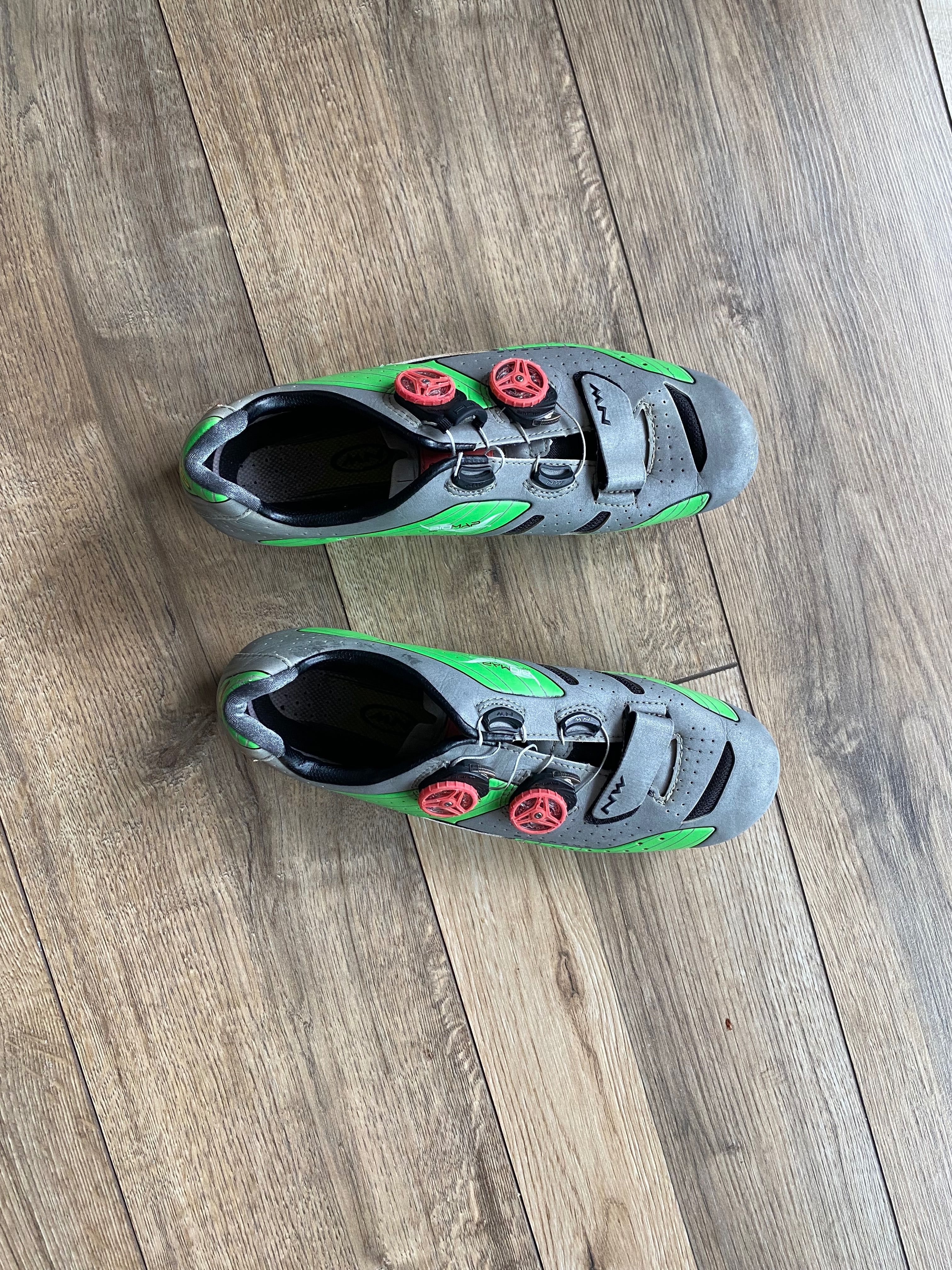 buty rowerowe Karbon w pełni odblaskowy