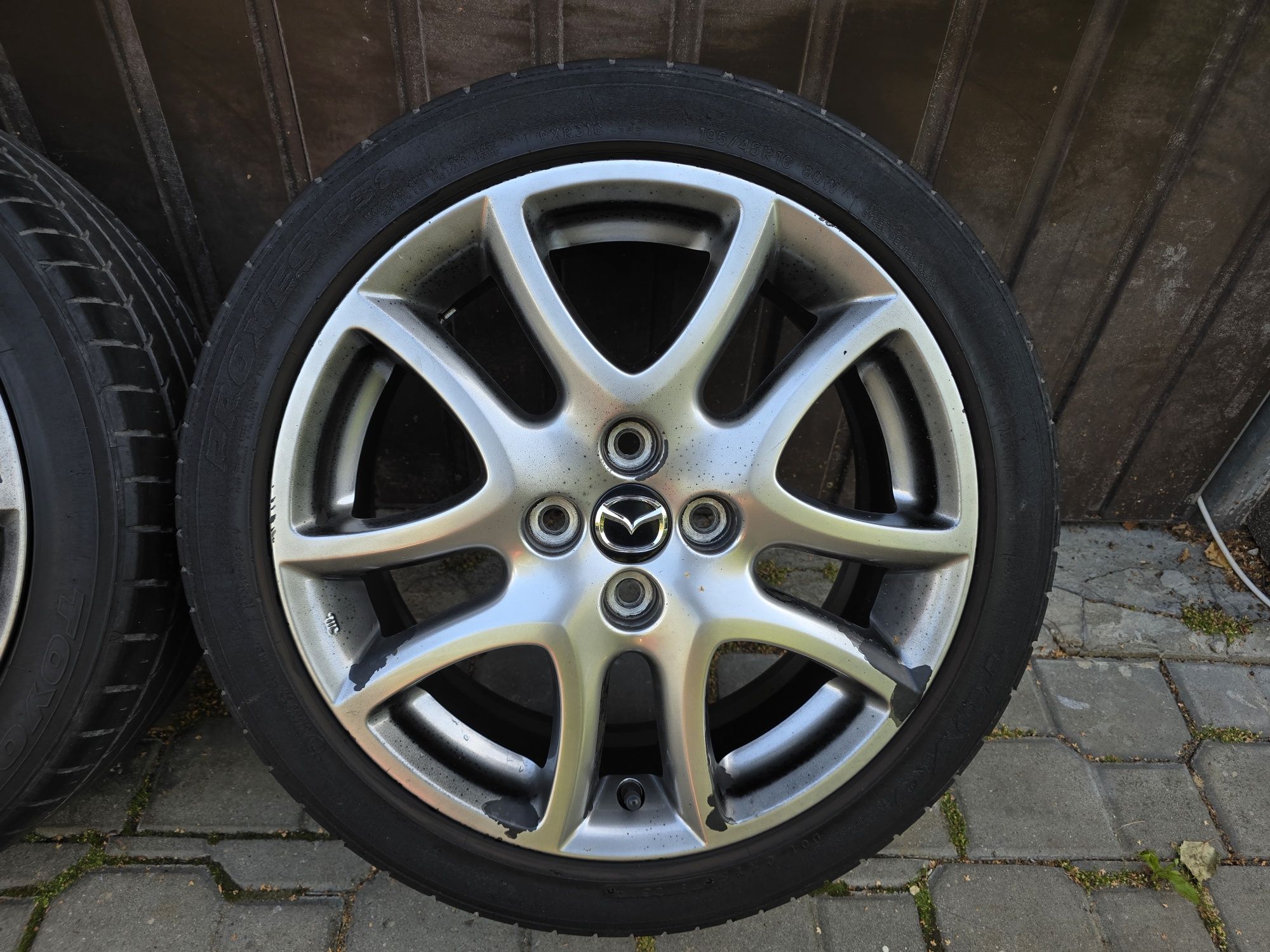Felgi z oponami 195/45R16 Mazda 2 4x100 MX-5 Toyota Yaris Suzuki Swift