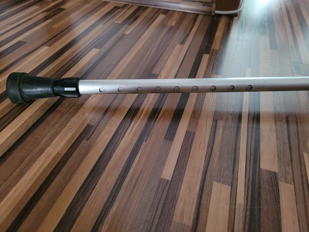 Kula ortopedyczna,kula łokciowa.. Można ją dostosować do wzrostu