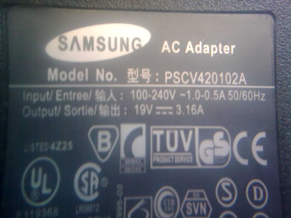 Новый Адаптер Samsung ноутбука 19V. 3,16A Зарядка Блок питания