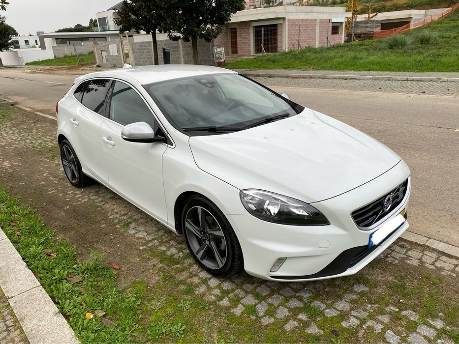 Volvo v40 R-DESIGN
