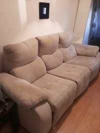Vendo sofá  em bom estado com comando incerido no sofa
