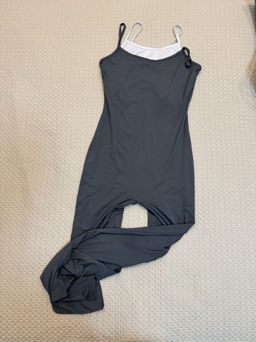 Комбінезон для тренувань або для вагітної