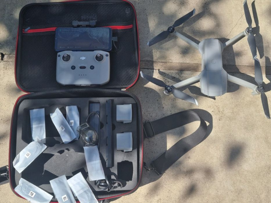 Квадрокоптер DJI Air 2 Fly More Combo