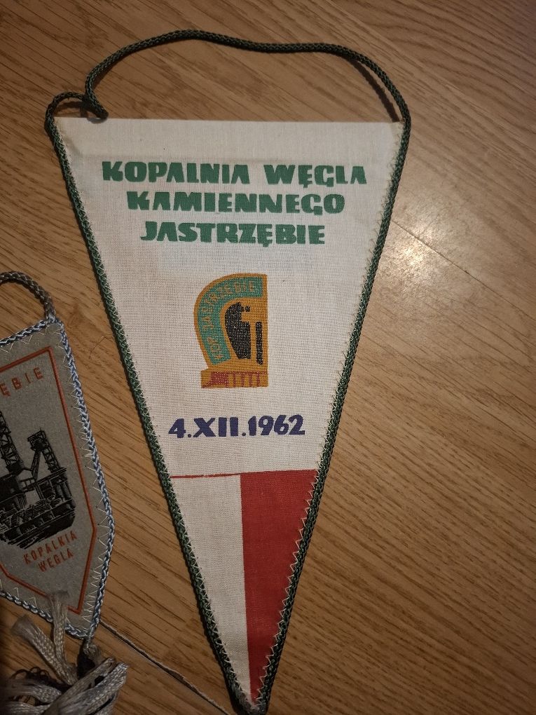 Zestaw proporczykow z PRL.KWK Jastrzębie. Kopalnia węgla