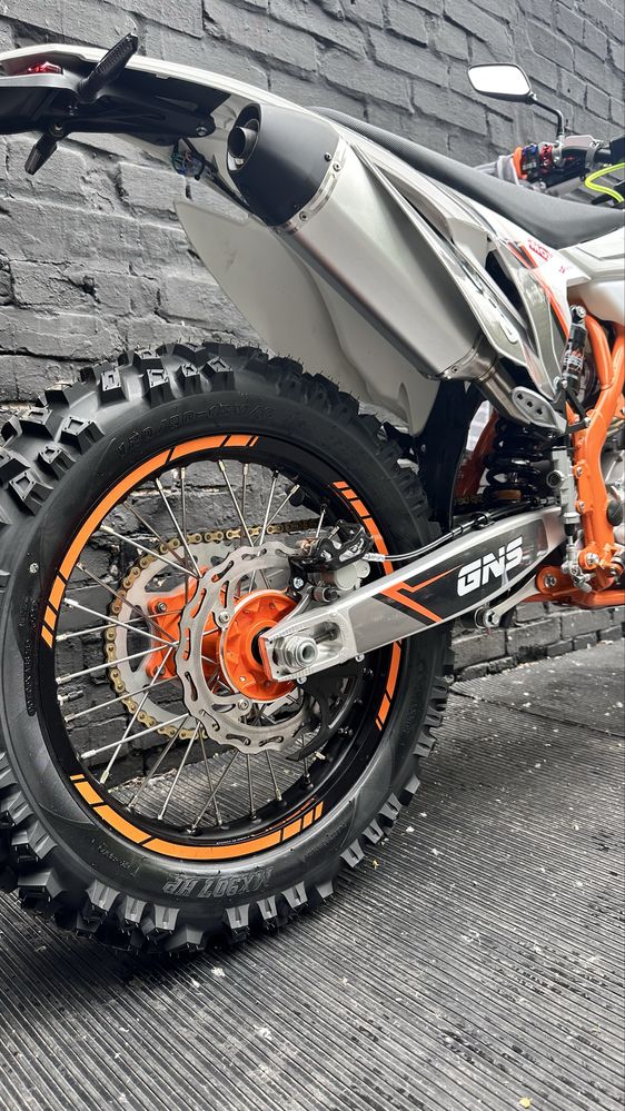 Мотоцикл GEON DAKAR GNS 300 NB (21/18) МКПП-6 2025