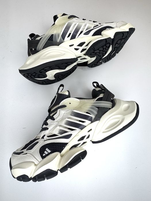 Кроссовки Adidas НОВЫЕ - 43,40, 39 размер в НАЛИЧИИ