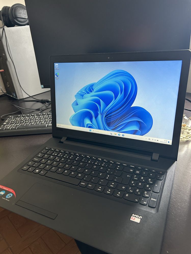 Portátil Lenovo IdeaPad 110