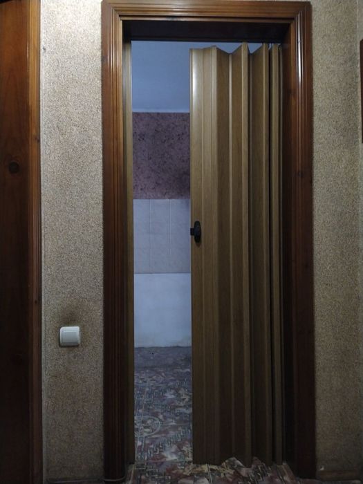 Дверна коробка деревʼяна з розсувними дверима