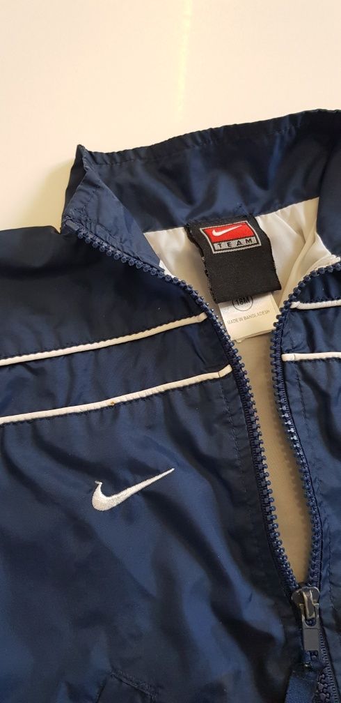 Kurtka wiatrówka Nike kieszonki