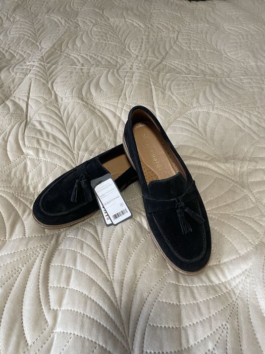 Nowe mokasyny z skóry zamszowej 38