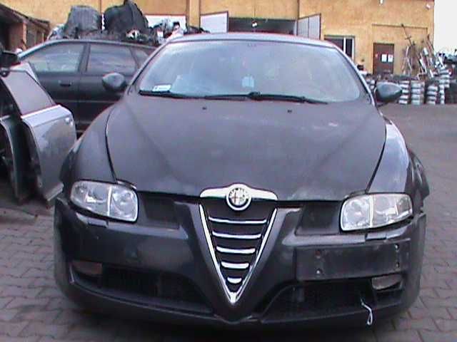 Alfa Romeo GT lampy xsenon błotniki klapa drzwi alufelgi 17'' Kod 639