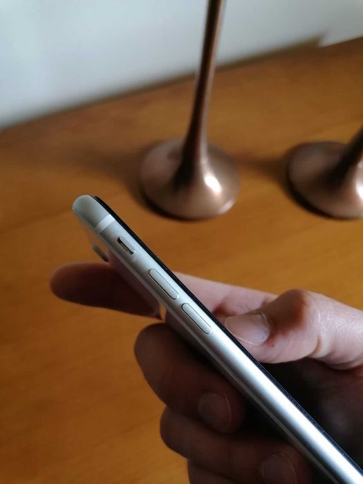 iPhone SE 2020 4.7" 64GB Branco - como novo