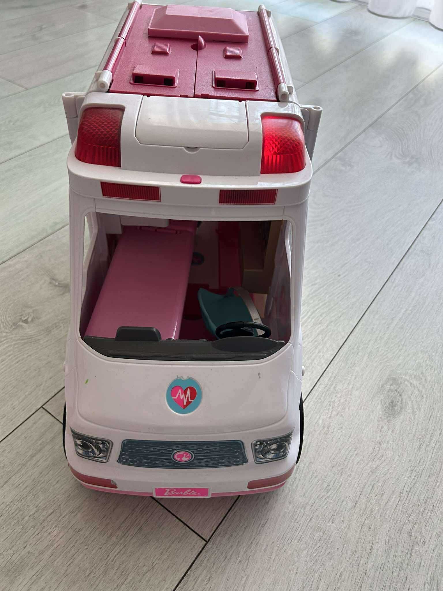 Barbie Karetka Ambulans z akcesoriami Mobilna klinika dźwięk