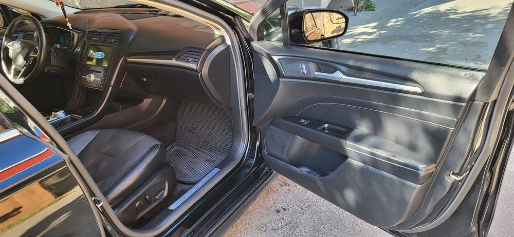 Ford Fusion 2017 Titanium Hybrid