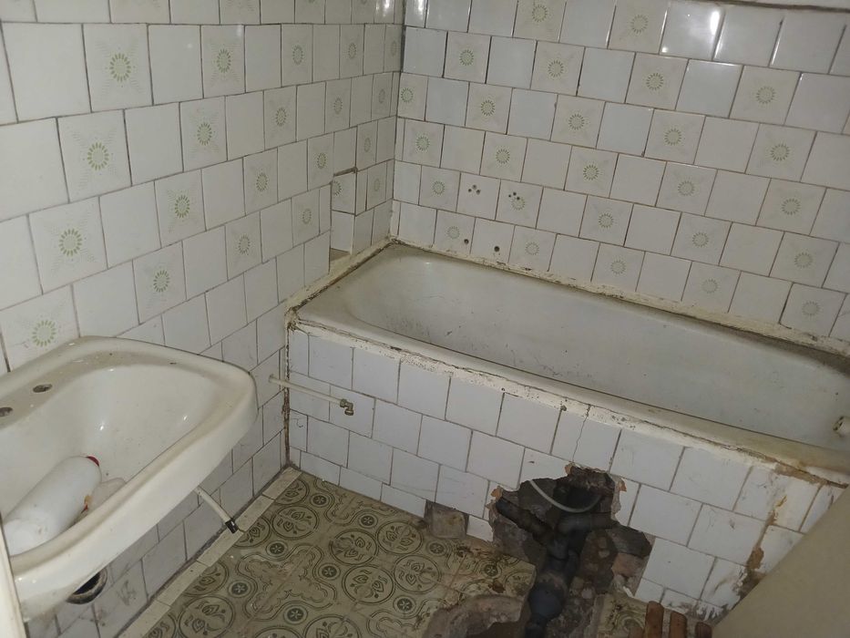 Будинок на дві сім'ї в с. Гут біля майбутнього термального комплексу
