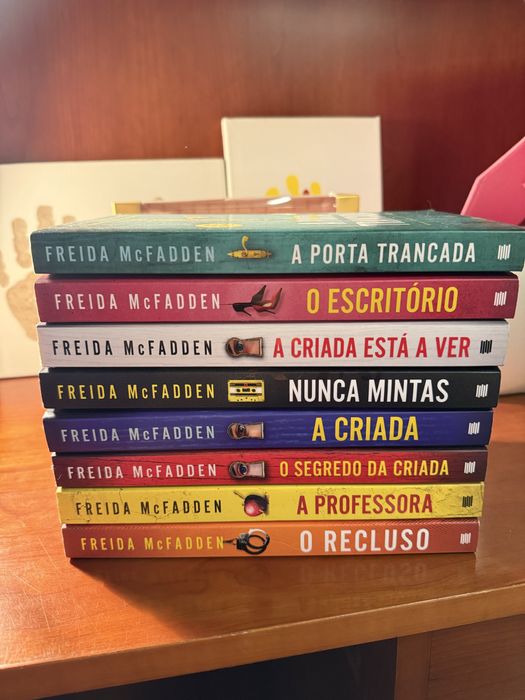 vendo coleção de livros Freida Mc Fadden