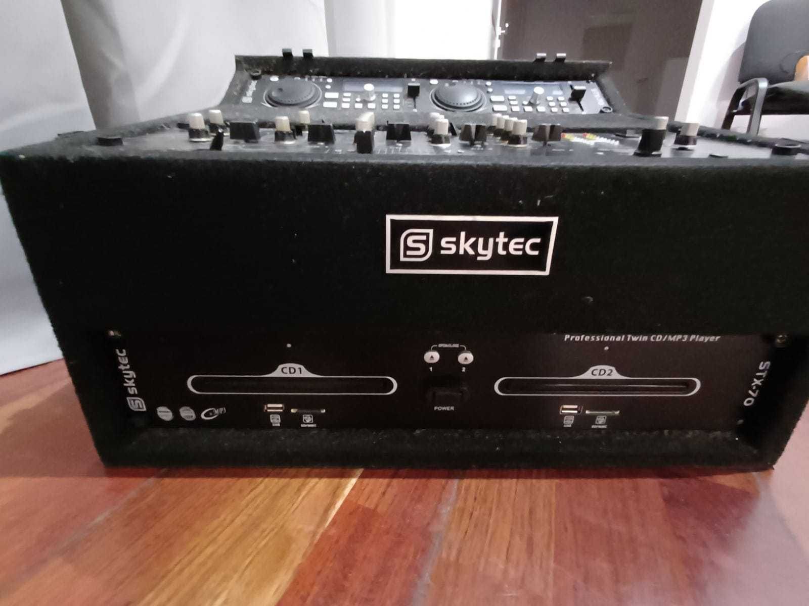 Mikser DJ skytec STX-70 w obudowie