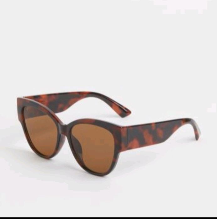 Сонцезахисні окуляри фірми НМ